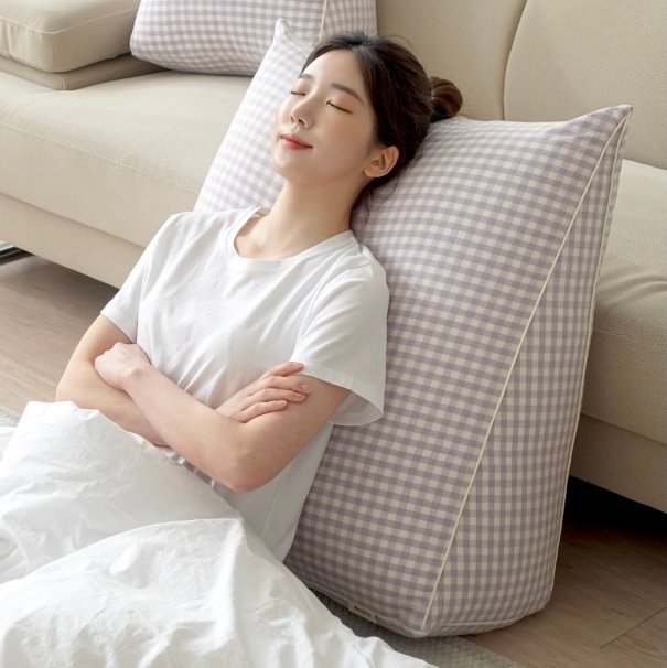 집앤콕 삼각 등받이쿠션 침대 쇼파 허리 중형 등쿠션 ML 코튼베이지 상세 이미지 2